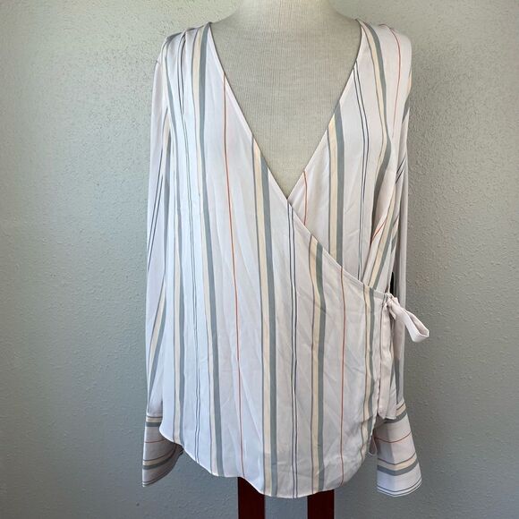 NWT Trouvé Wrap Blouse Size L - Picture 1 of 10